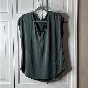 Green Envelope Sleeveless Zip V-Neck Top - Forest Green